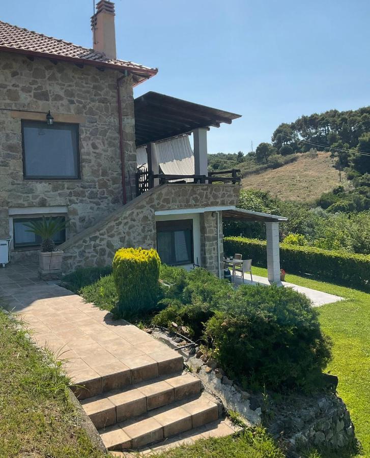 Stonehouse & Casa Al Sole E Al Mare Villa Nea Roda Bagian luar foto
