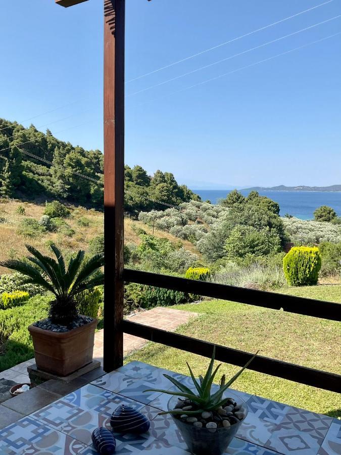 Stonehouse & Casa Al Sole E Al Mare Villa Nea Roda Bagian luar foto