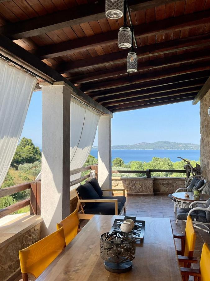 Stonehouse & Casa Al Sole E Al Mare Villa Nea Roda Bagian luar foto