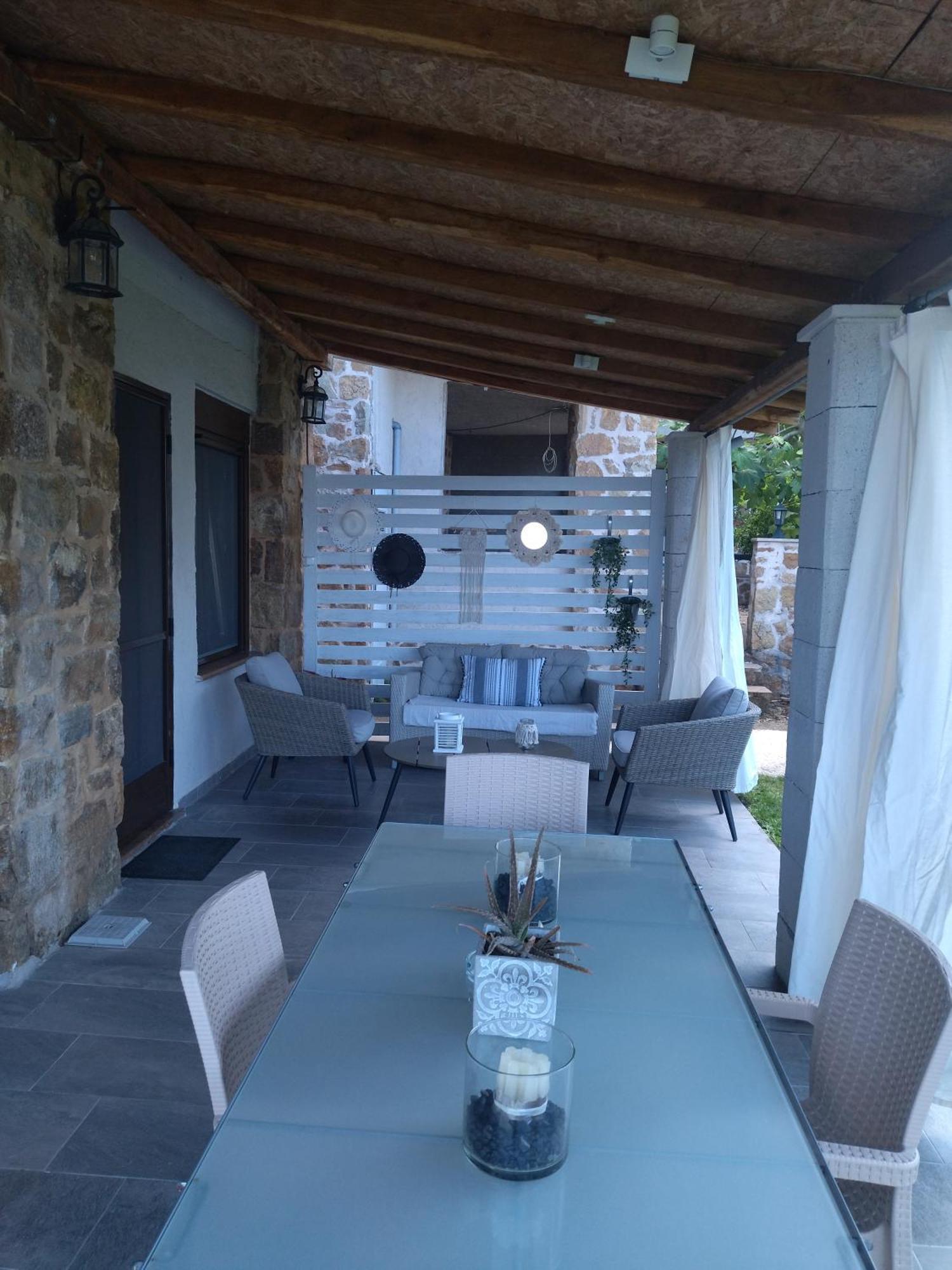 Stonehouse & Casa Al Sole E Al Mare Villa Nea Roda Bagian luar foto